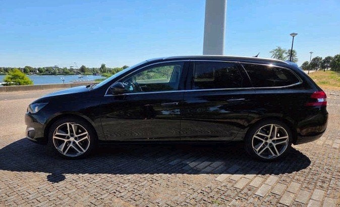Peugeot 308 1.6 THP Allure 155PK SW 2014 Zwart, Voorwielaandrijving, Zwart, Particulier, 1300 kg