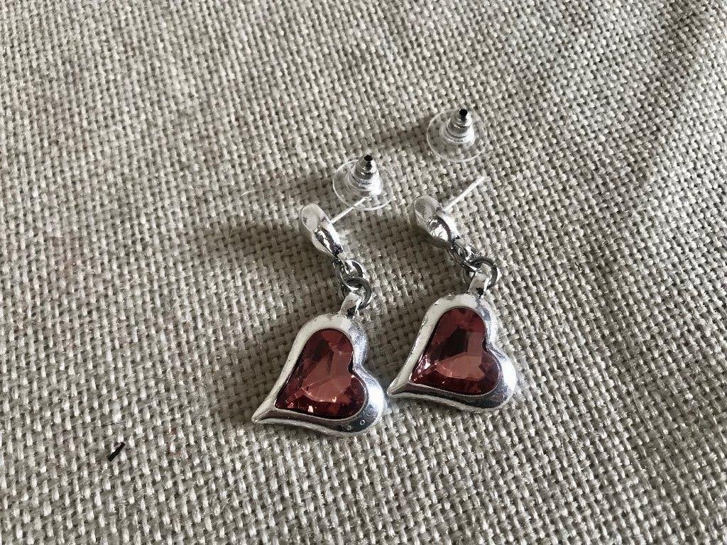 Zamak oorbellen (57) (34,- = 14,50) hartjes kort, Sieraden, Tassen en Uiterlijk, Met kristal, Overige materialen, Nieuw, Ophalen of Verzenden
