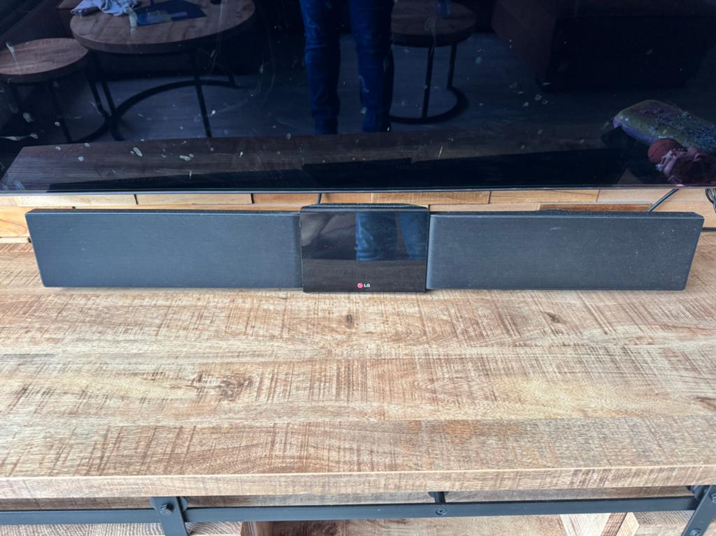 LG Soundbar met externe subwoofer, Audio, Tv en Foto, Soundbars, Ophalen, Met externe subwoofer, Gebruikt