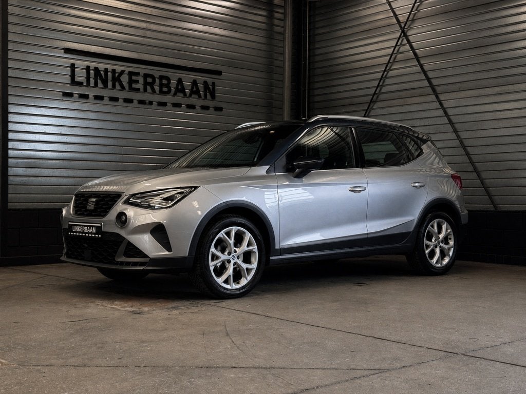 SEAT Arona FR | Carplay | Stoelverwarming | Cruise Controle, Auto's, Voorwielaandrijving, Gebruikt, Bedrijf, Handgeschakeld