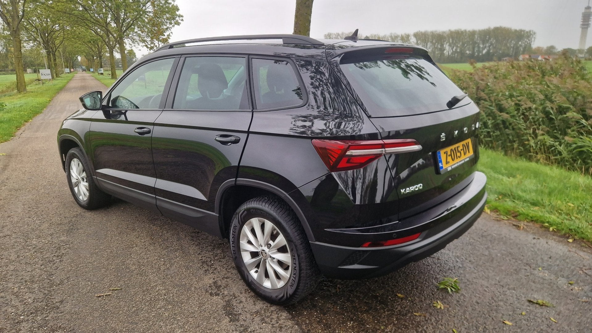 Skoda Karoq 1.5 TSI ACT Business Edition automaat dealer ond, Euro 6, 4 cilinders, Zwart, 1308 kg