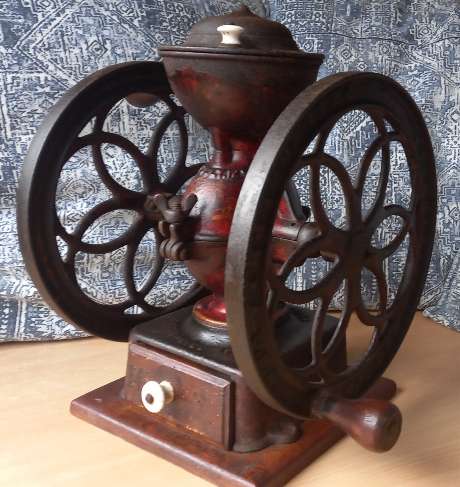 Bieden op zeer originele antieke koffie molenp, Ophalen of Verzenden