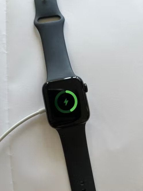 Apple Watch SE 40mm - Compleet met originele lader en band, Ophalen, Apple Watch ⌚️, Zwart, IOS