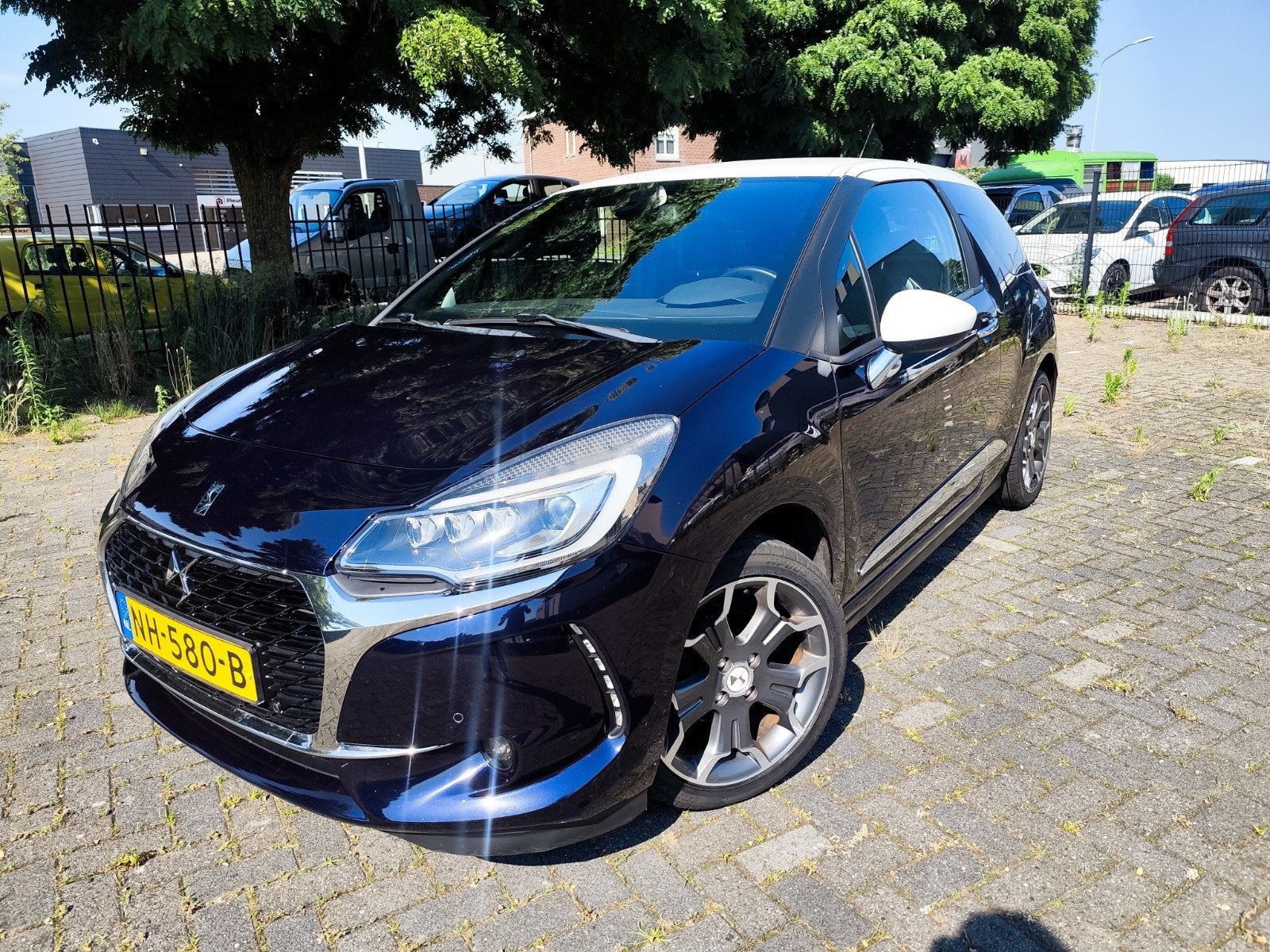 DS 3 Gereviseerde motor!! 2017 luxe uitvoering NAP, Auto's, DS, Voorwielaandrijving, 40 €/maand, Euro 6, Blauw