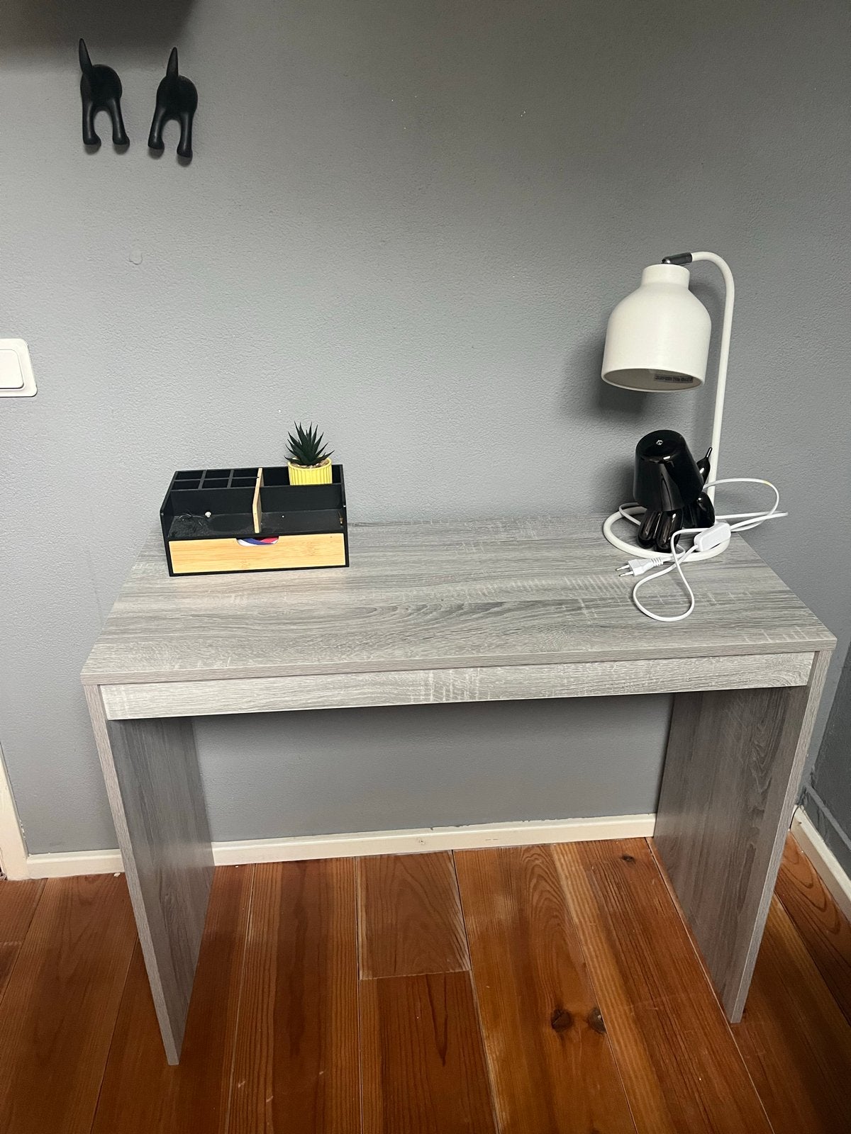 Modern grijs bureau (2x) - ideaal voor thuiswerkplek, Huis en Inrichting, Ophalen, 90 cm, Spaanplaat of MDF, Zo goed als nieuw