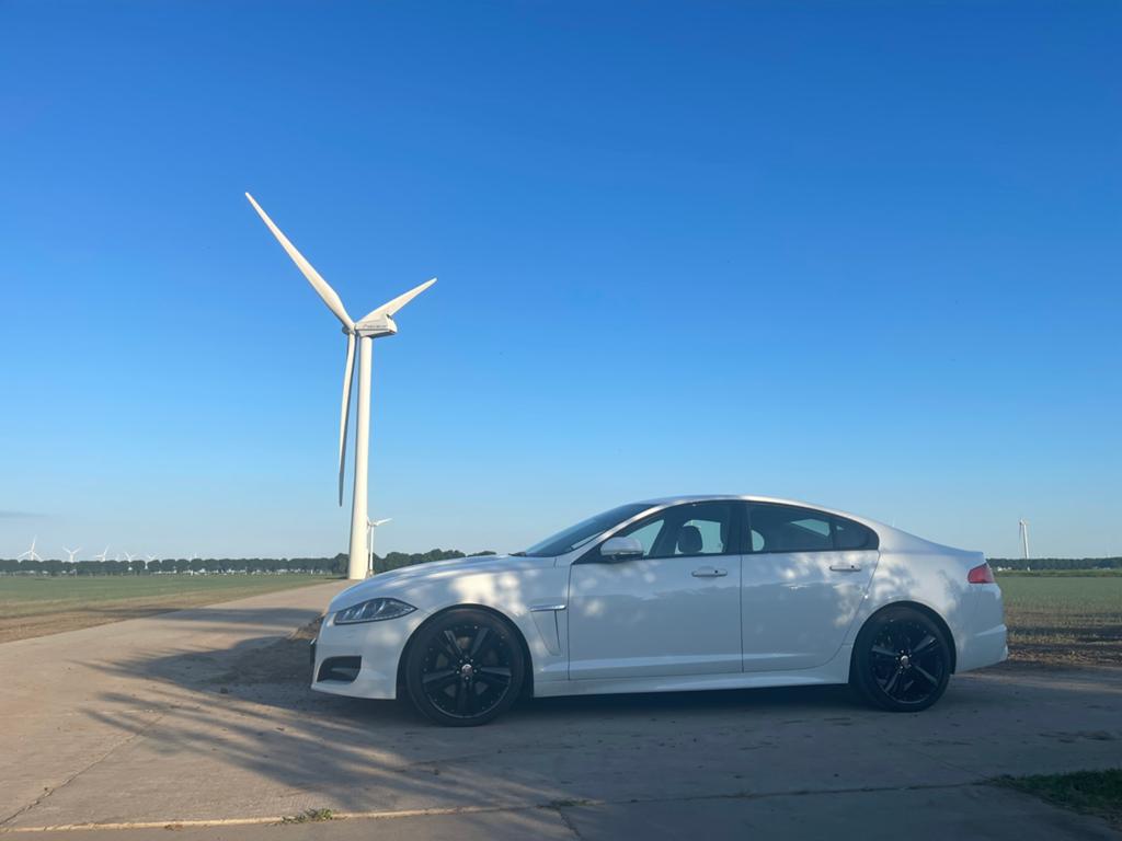 Jaguar XF 3.0V6 S/C  RWD 2014 Wit, Automaat, Euro 5, Achterwielaandrijving, Zwart