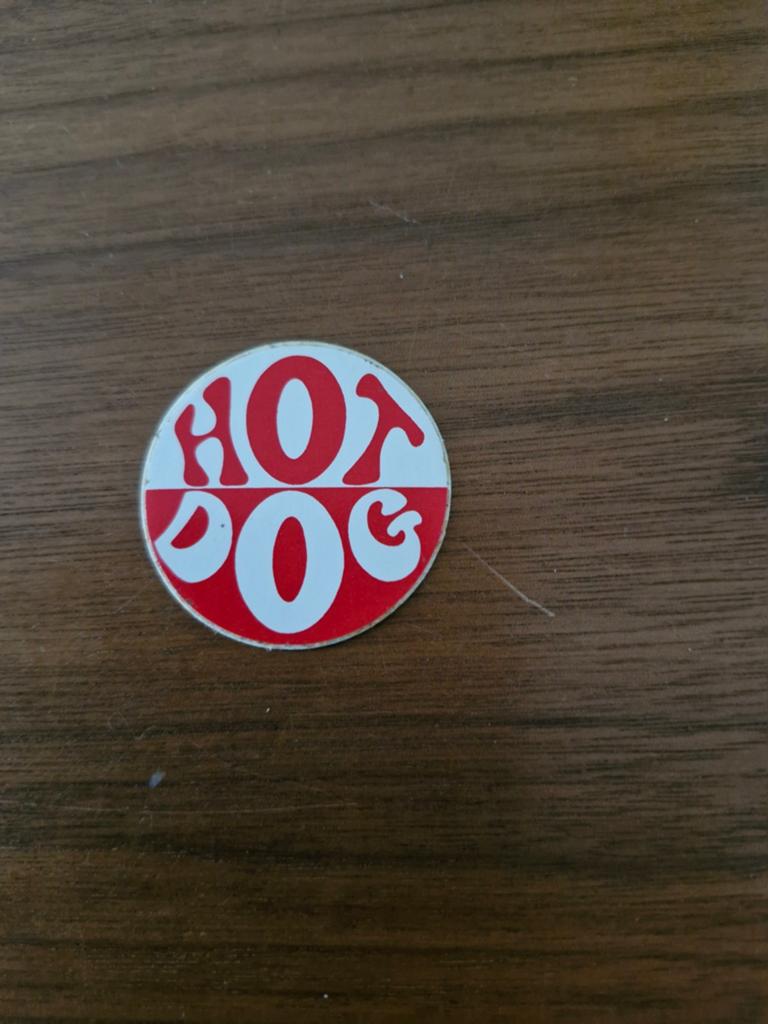 7464 Vintage Hot Dog Sticker - Uniek Verzamelobject, Ophalen of Verzenden, Gebruikt, Overige typen