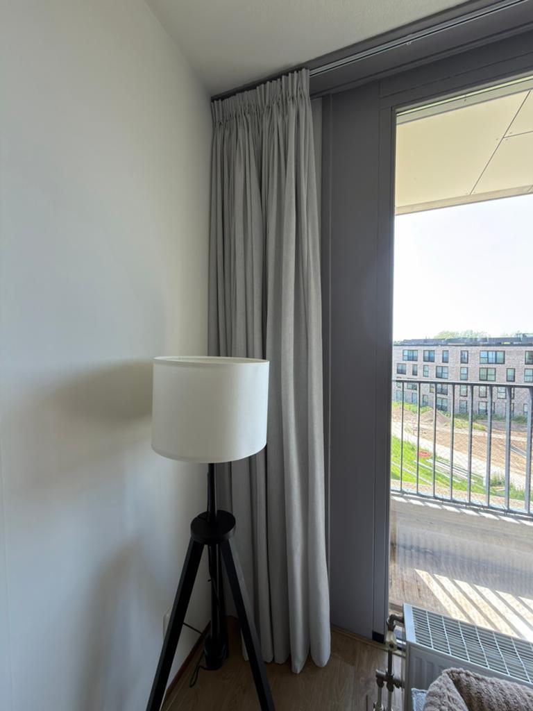Gordijnen Lichtgrijs, Huis en Inrichting, Ophalen, Zo goed als nieuw, 200 cm of meer