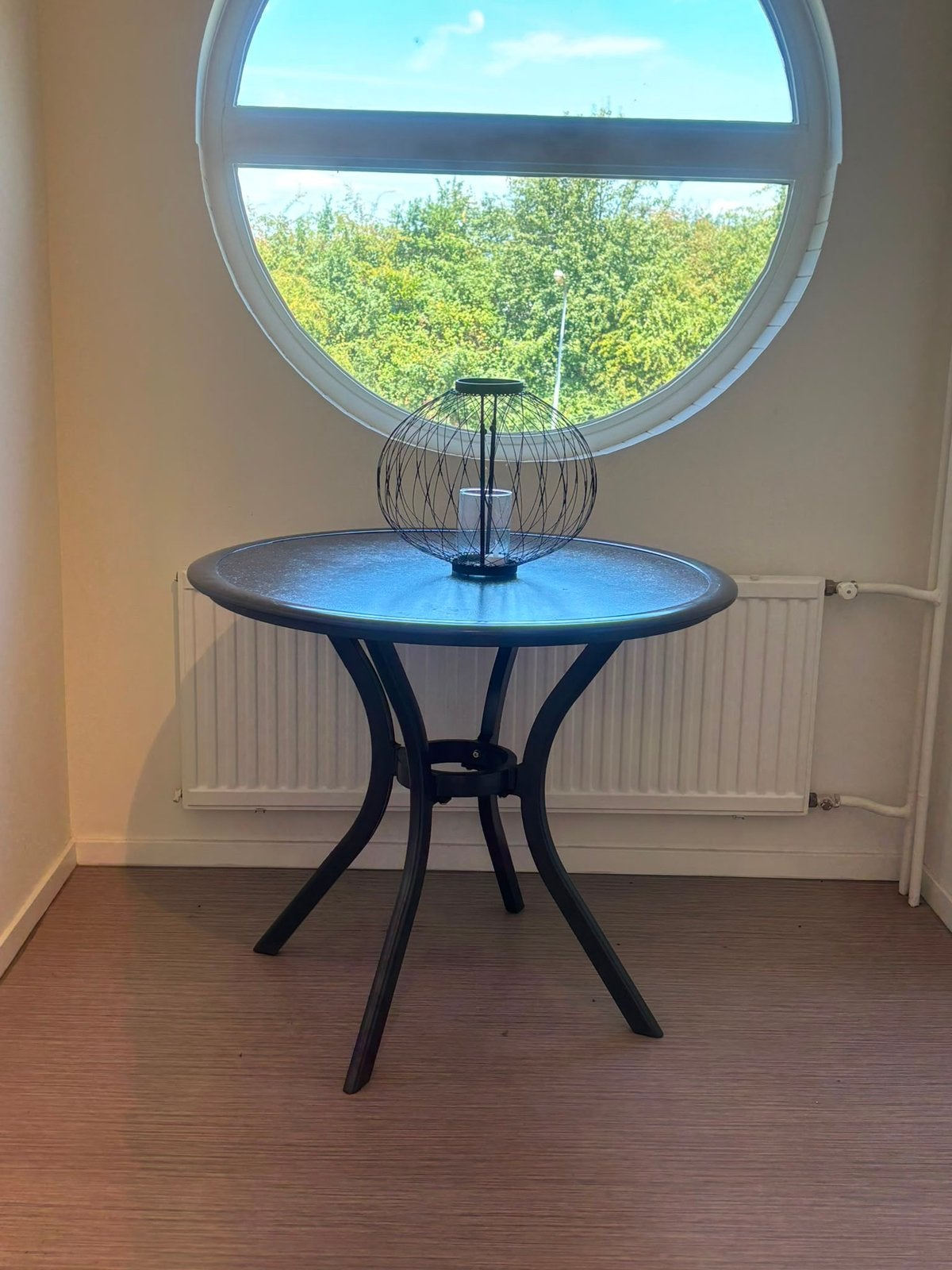 Tuon tafel, Ophalen, Zo goed als nieuw