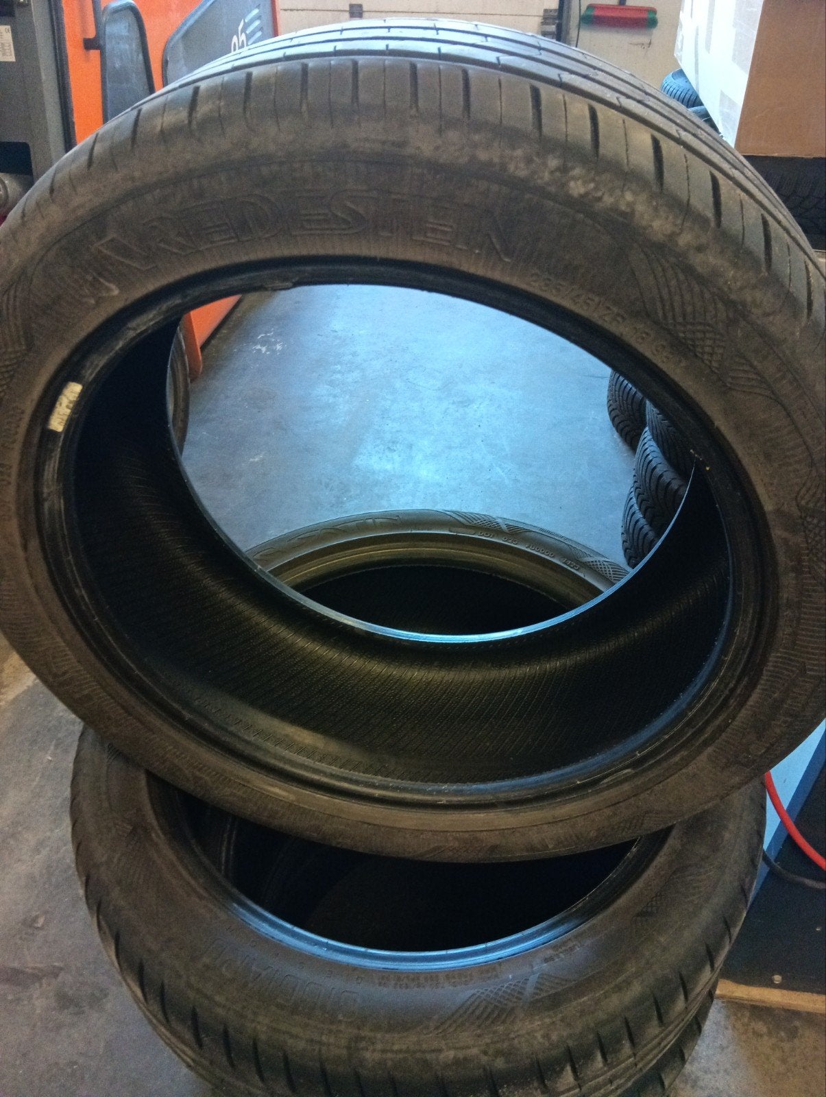Vredestein Ultrac Satin 235/45-18 98Y Zomerbanden, 18 inch, Gebruikt, Ophalen of Verzenden, 235 mm