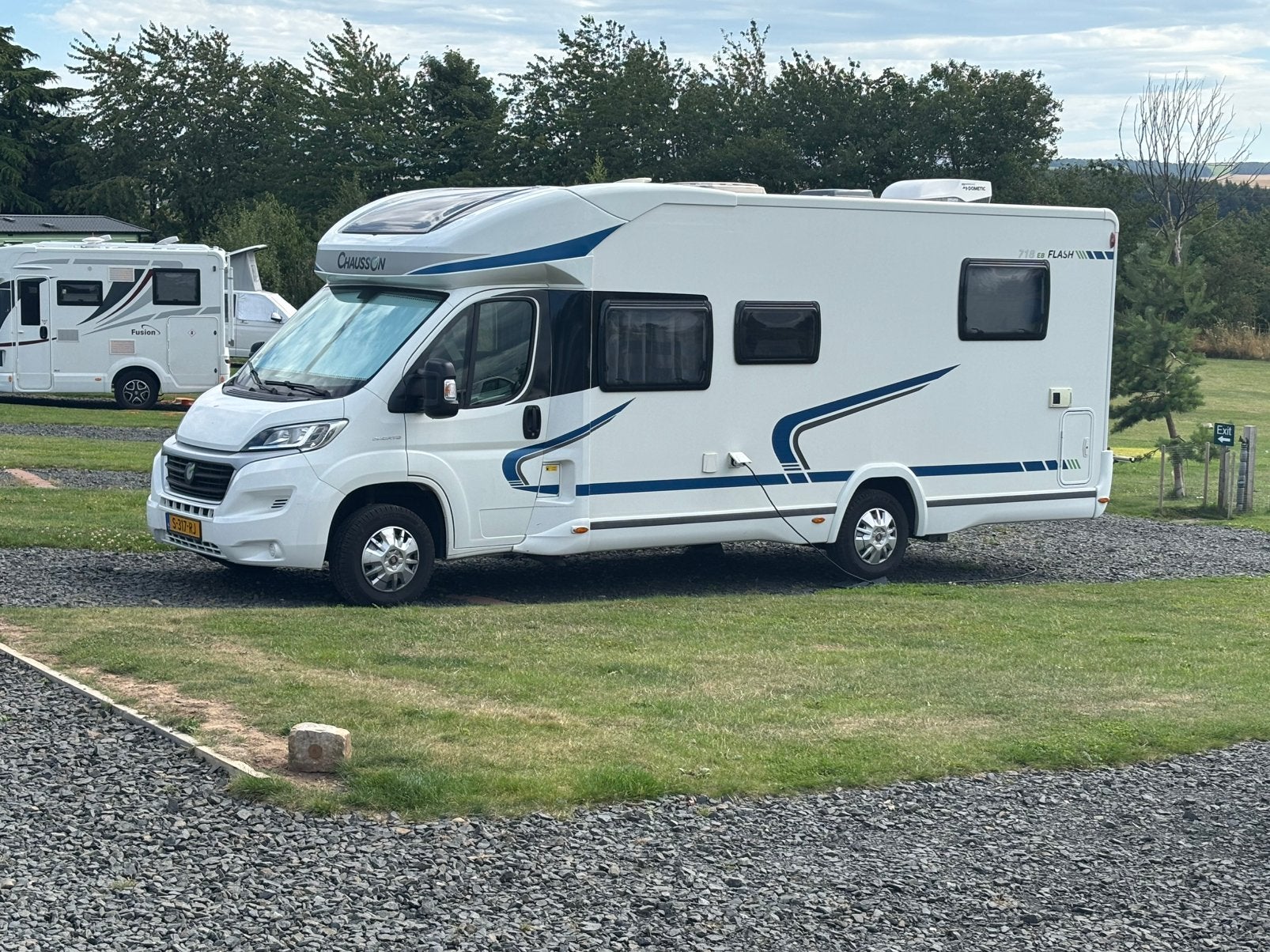 Chausson Flash Camper - Ruim en Comfortabel, Koelkast, Ringverwarming, Achteruitrijcamera, 7 tot 8 meter