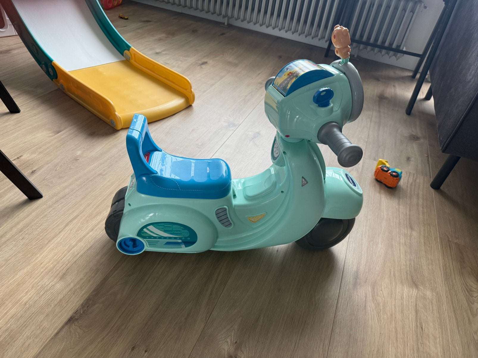 Fisher price loop scooter, Kinderen en Baby's, Nieuw