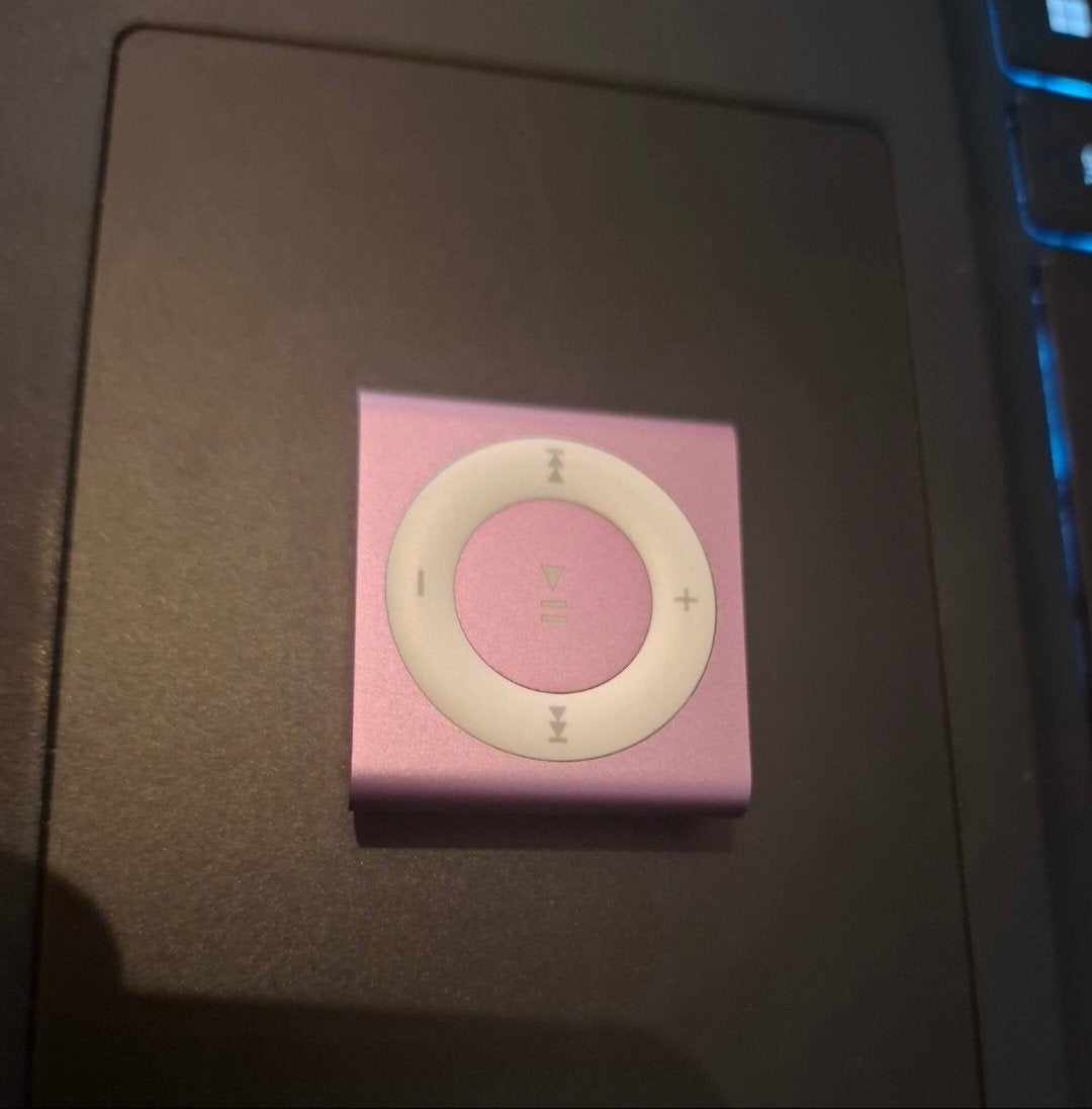 iPod Shuffle Roze 4e Generatie - Zeer Goede Staat, Shuffle, Ophalen of Verzenden, Zo goed als nieuw, Roze