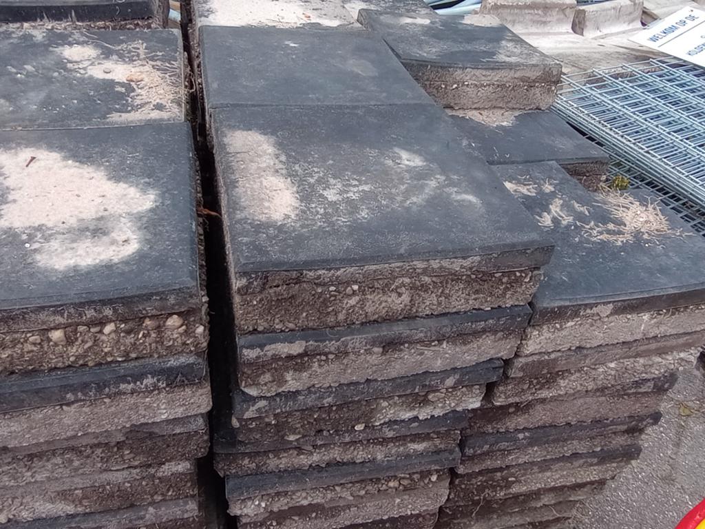 30x30 betontegels met rubber toplaag, Tuin en Terras, Ophalen, Gebruikt, Beton, Terrastegels