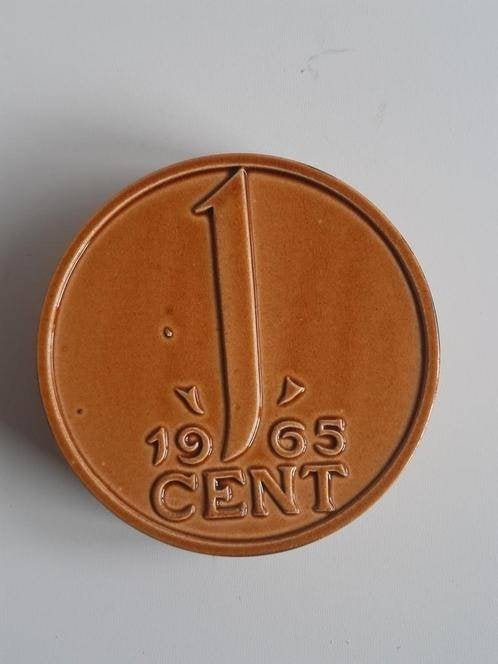 Spaarpot 1 cent-muntstuk uit 1965 ~ vintage ~, Ophalen of Verzenden, Gebruikt, Steen, Aardewerk of Keramiek, Overige thema's