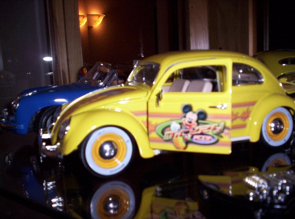 VW Beetle 1:18 in zeer mooi onbespeelde staat, Hobby en Vrije tijd, Ophalen, Nieuw, Auto, Bburago