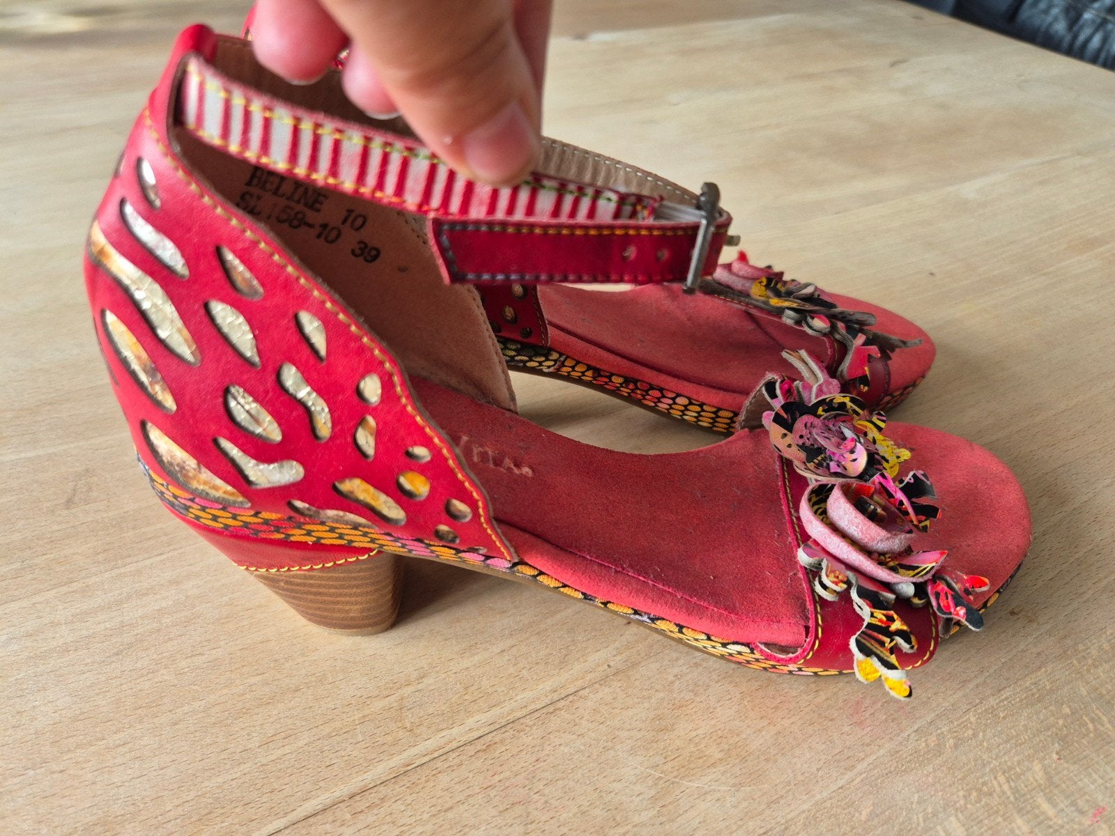 Prachtige sandalen Laura Vita.Maat 39.Nieuw., Kleding | Dames, Verzenden, Nieuw, Sandalen of Muiltjes, Rood