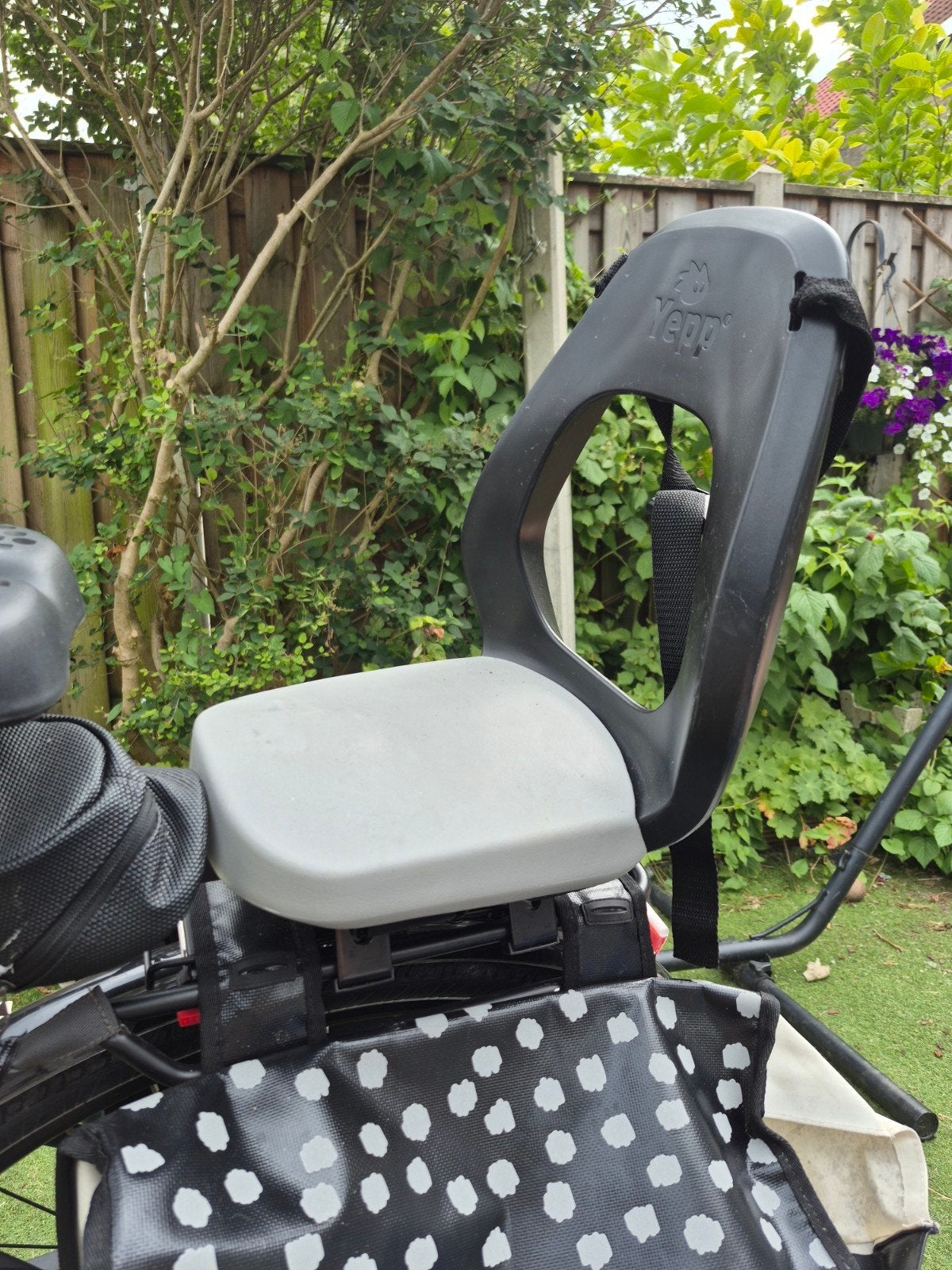 Yepp Junior Fietszitje - Comfortabel en Veilig, Fietsen en Brommers, Fietsaccessoires | Fietsstoeltjes, Ophalen, Achterzitje, Yepp