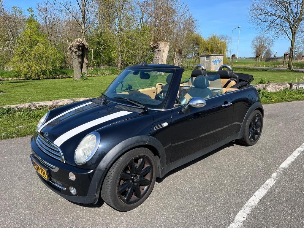 Mini Cooper Cabrio 2005 Zwart in goede staat!, Auto's, Mini, Achterwielaandrijving, Cabriolet, 4 stoelen, Zwart