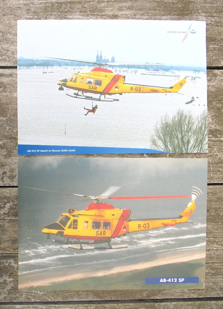 Twee posters Kon. Luchtmacht SAR helikopter AB-412 SP, Ophalen of Verzenden, Luchtmacht, Nederland, Foto of Poster