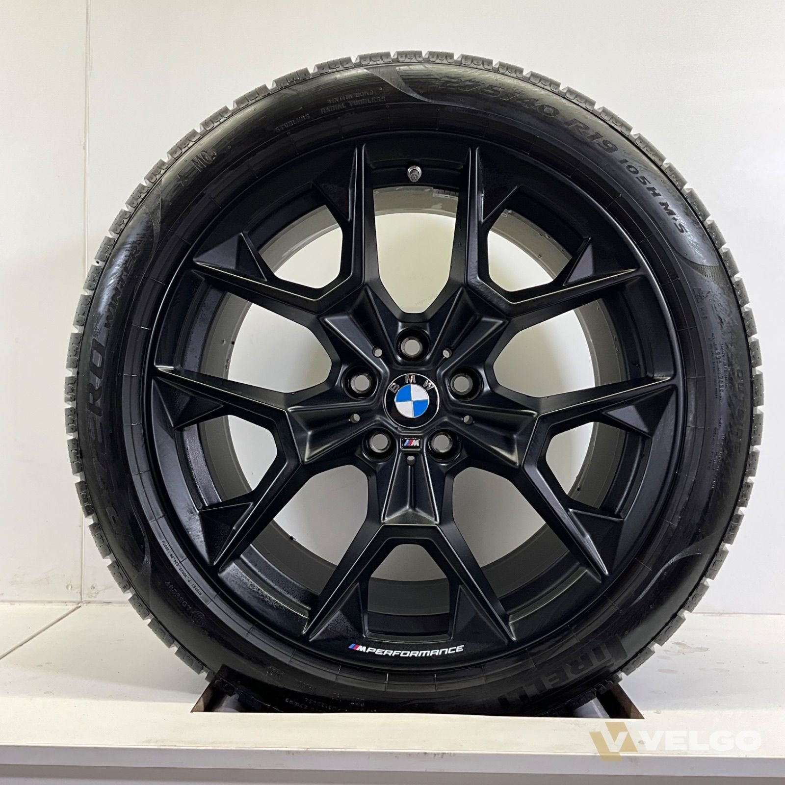 BMW I5 5 SERIE G60 G61 WINTERBANDEN 942M 19 INCH, Auto-onderdelen, 19 inch, -, -, Banden en Velgen