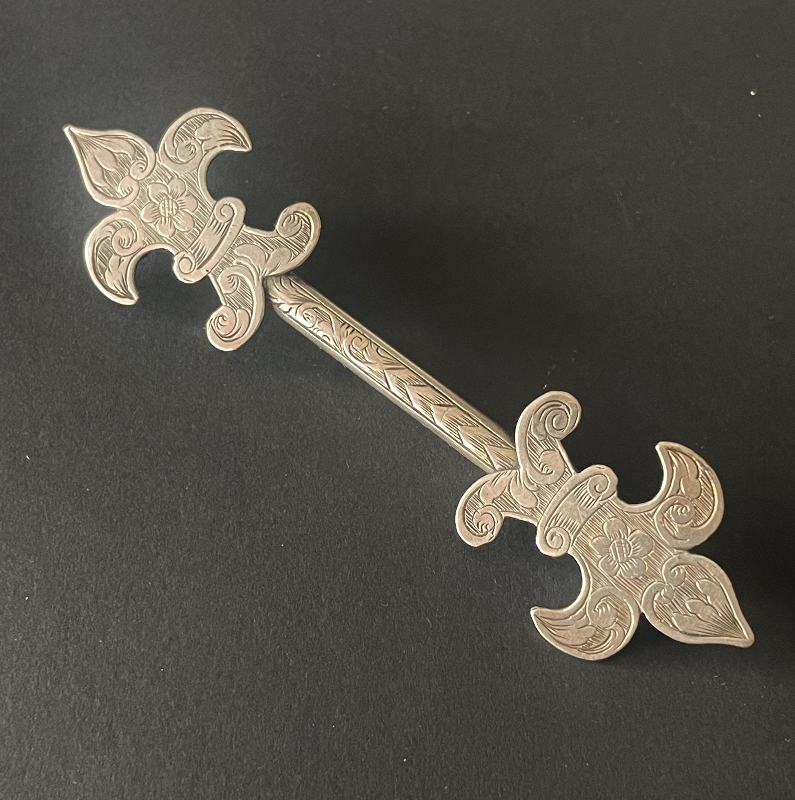 Antieke kilt of cape broche H&T Birmingham, Gebruikt, Verzenden, Zilver, Zilver
