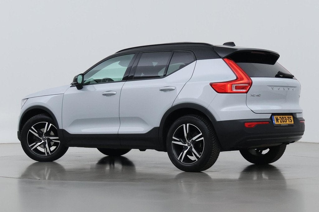 Volvo XC40 T3 R-Design | Trekhaak | Panoramadak | ACC | 360, Gebruikt, Euro 6, 163 pk, Origineel Nederlands