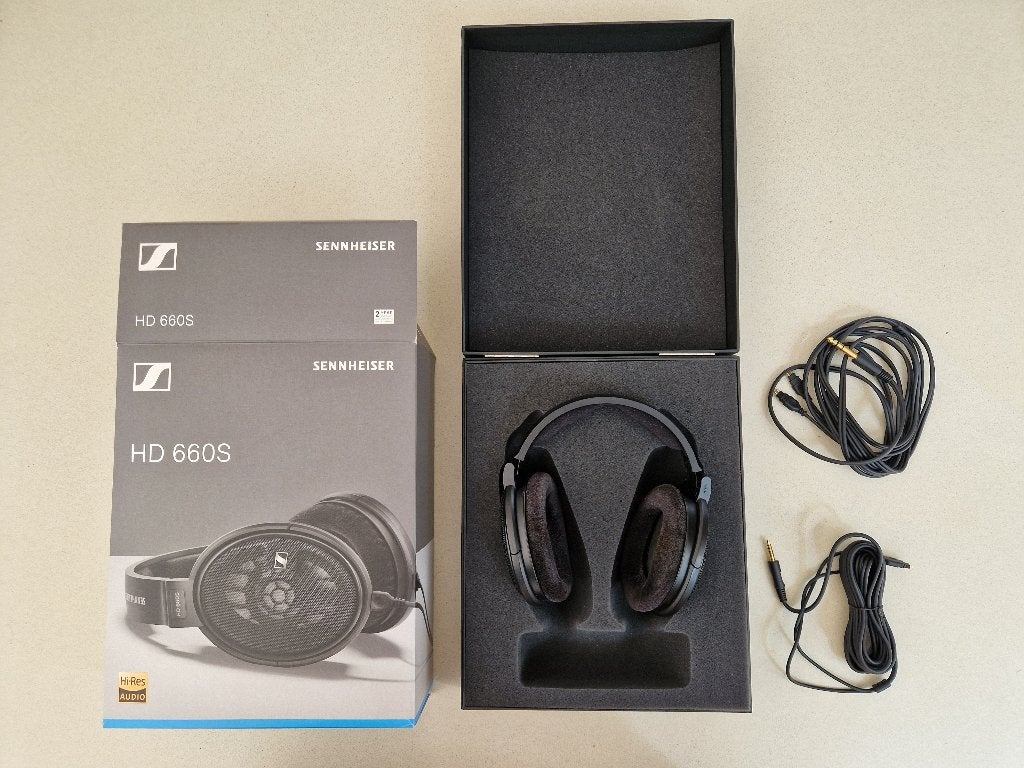 Sennheiser HD660S + standaard (als nieuw), Ophalen of Verzenden, Zo goed als nieuw, Over oor (circumaural), Sennheiser