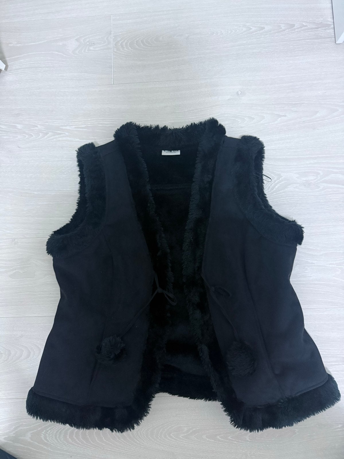 Zwart suède look vest met teddy voering, Ophalen of Verzenden, Zo goed als nieuw, Maat 38/40 (M), Zwart