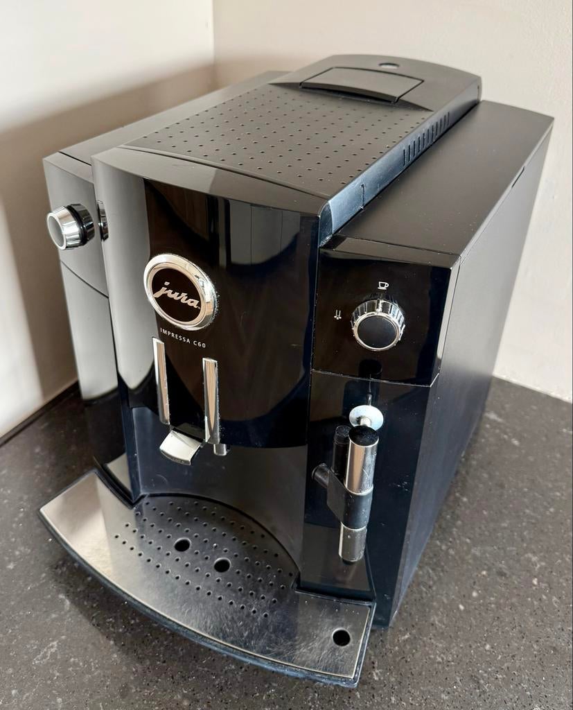 ☕️ Jura Impressa C60 - Goede staat, heerlijke koffie, Ophalen, Afneembaar waterreservoir, Gebruikt, Koffiemachine