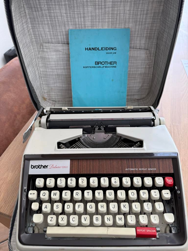 Brother Deluxe 1350 typmachine vintage, Diversen, Typemachines, Ophalen of Verzenden, Gebruikt