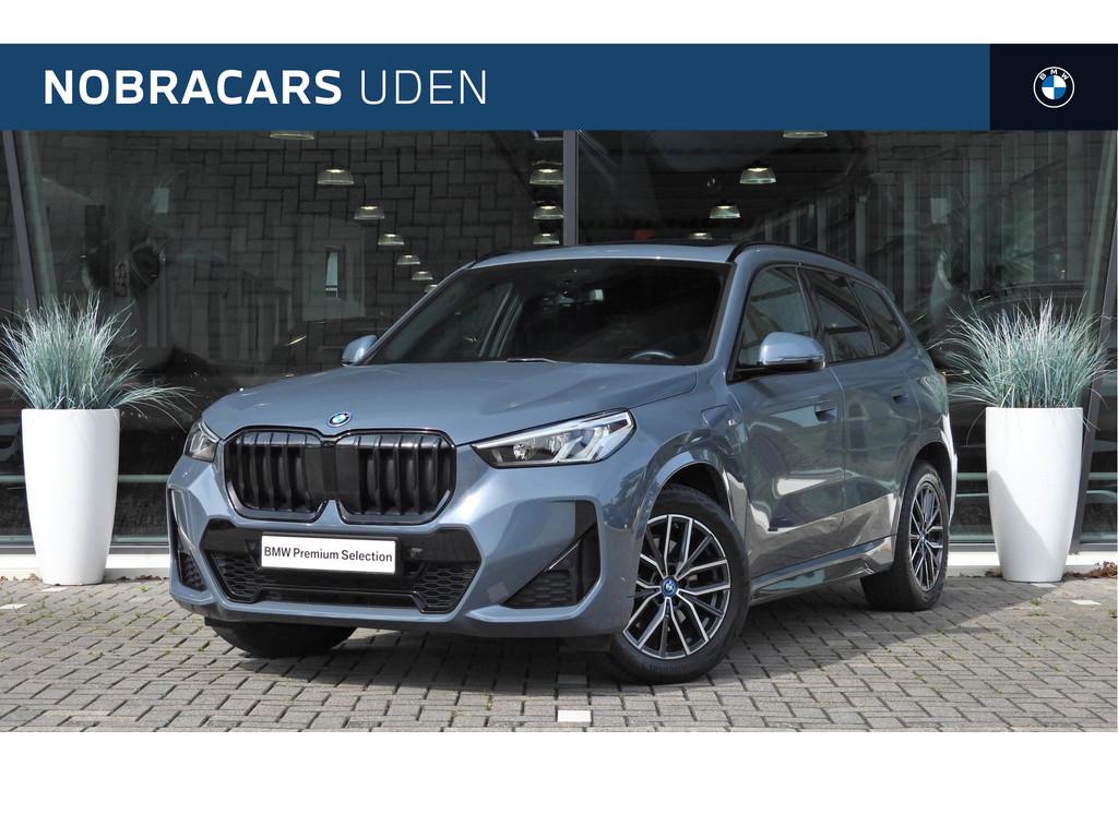 BMW X1 xDrive25e M Sport Automaat / Panoramadak / Sportstoel, Parkeersensor, Gebruikt, Met garantie (alle), Origineel Nederlands