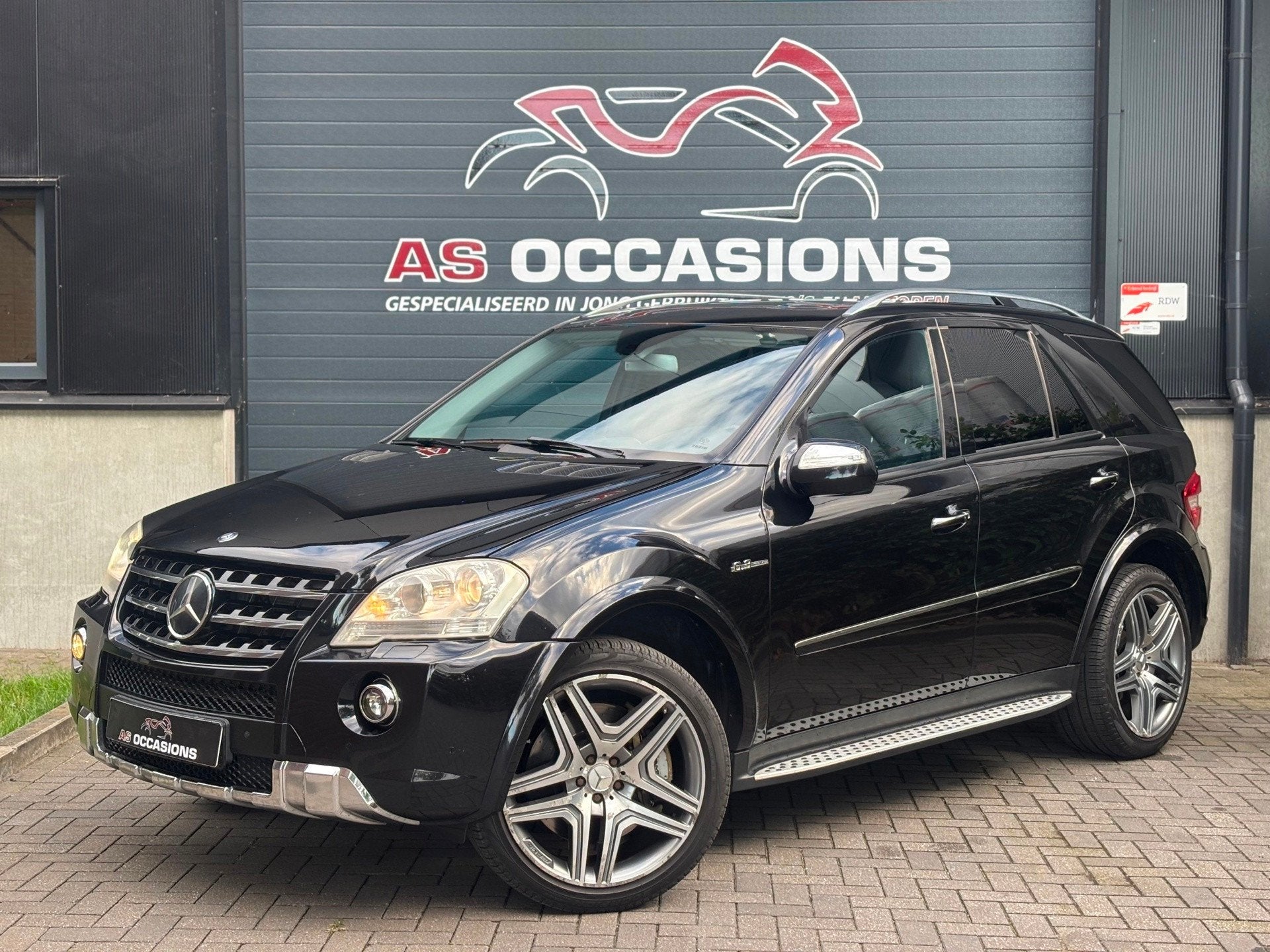 Mercedes-Benz ML-klasse AMG 63 FaceLift 510PK - Nette staat, Gebruikt, 8 cilinders, Bedrijf, Vierwielaandrijving