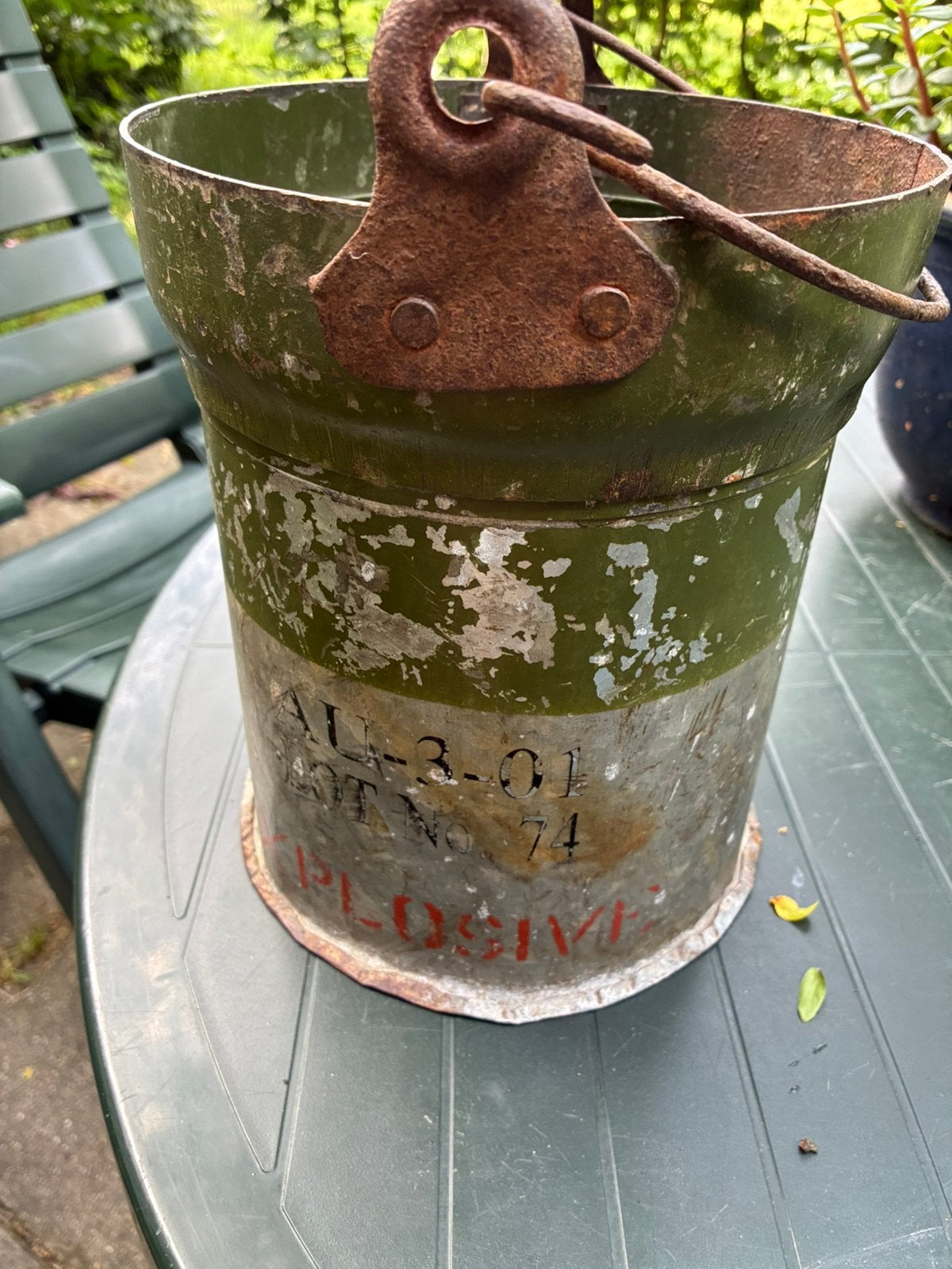 Oude explosieven emmer, Ophalen, Landmacht, Engeland