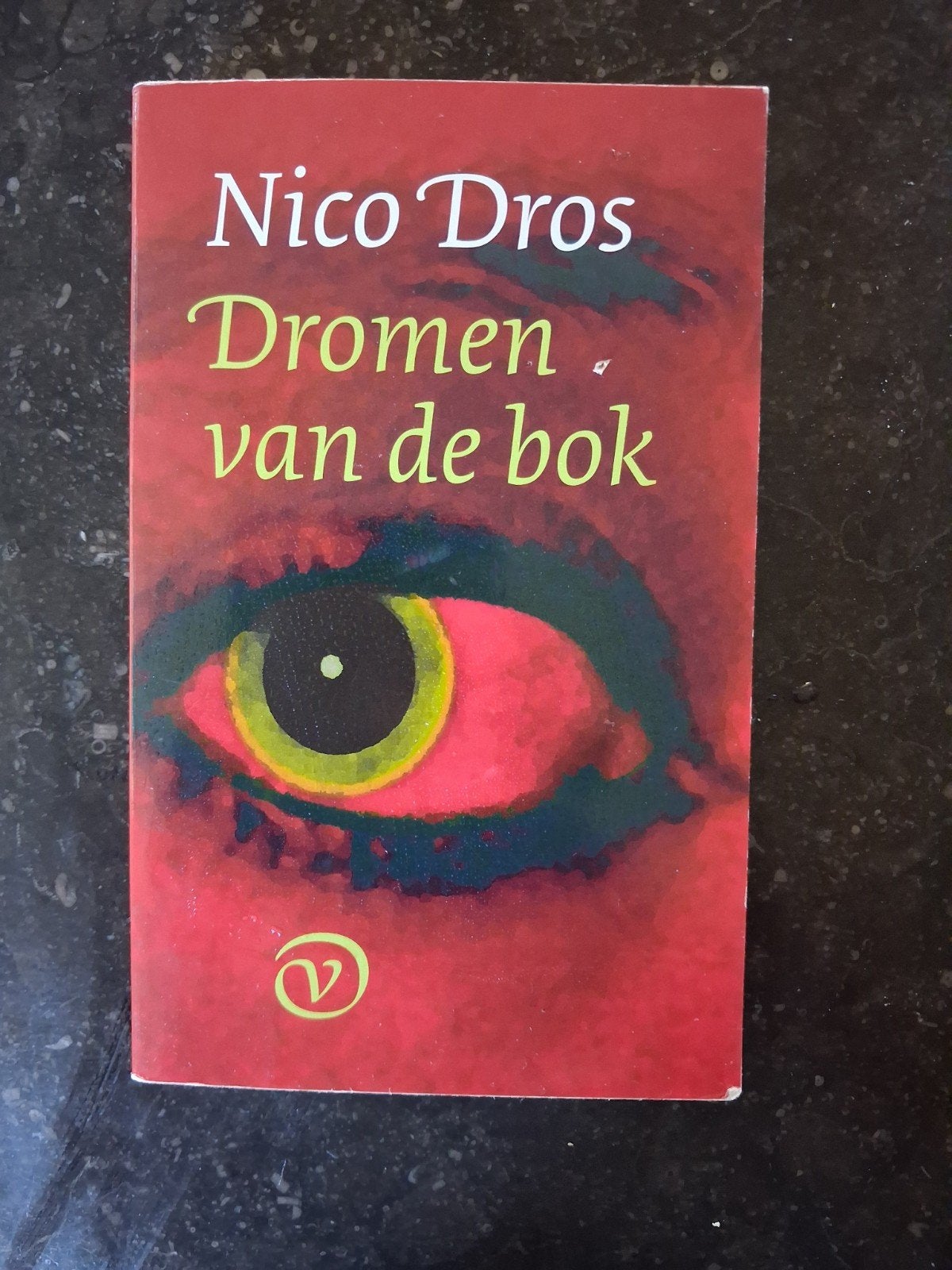 Nico Dros - Dromen van de bok (roman), Ophalen of Verzenden, Gelezen, Nico Dros, Nederland