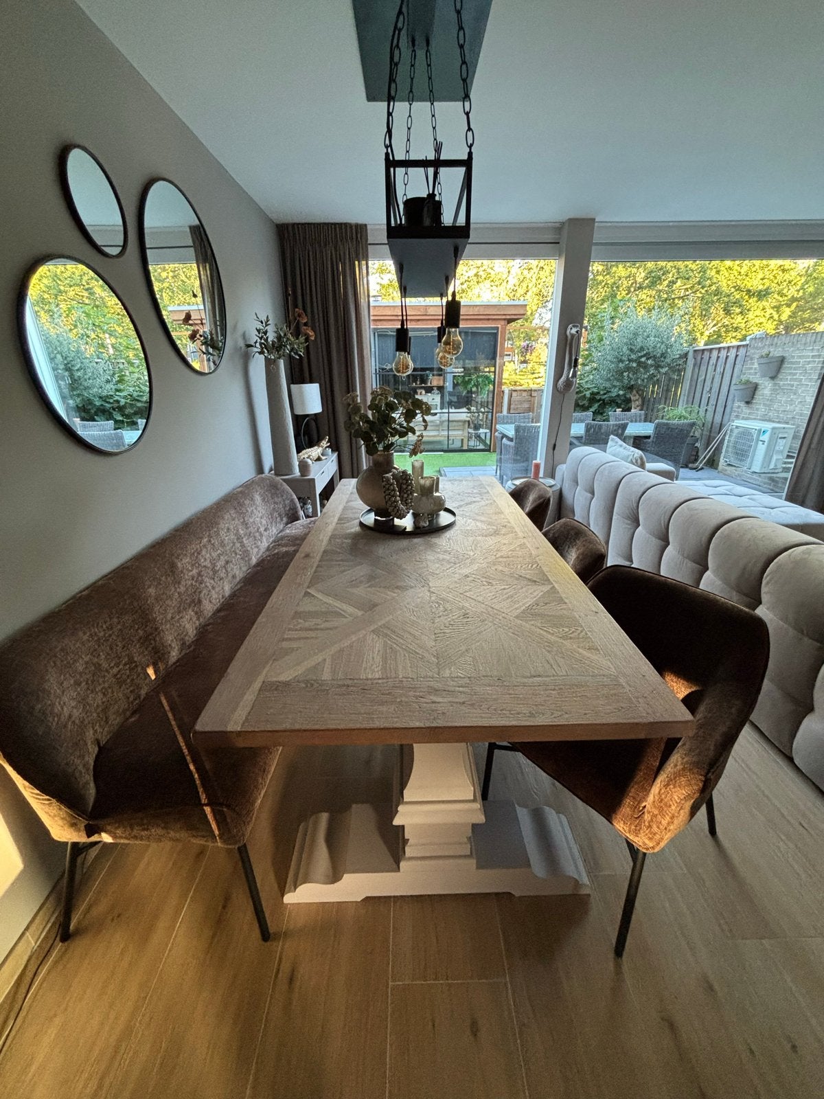 Eetkamerbank 220 cm breed met 3 stoelen bruin taupe, Ophalen of Verzenden, Zo goed als nieuw, Vijf personen of meer, 200 cm of meer