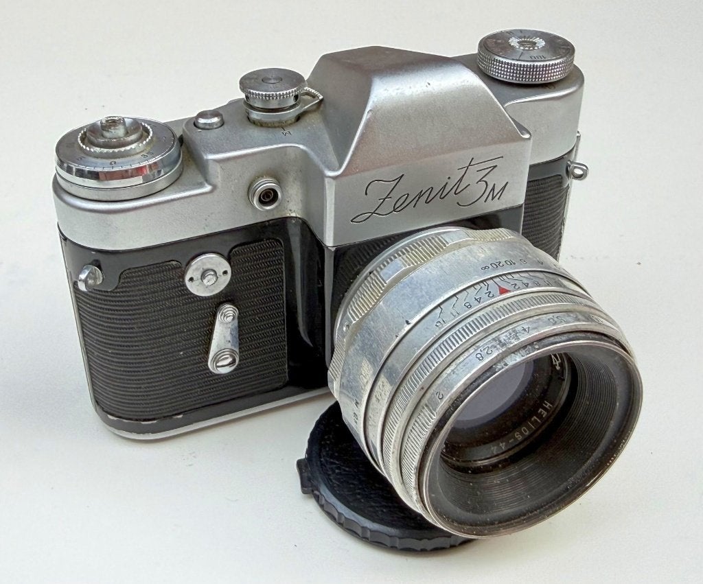 Zenit 3M met ("silver") Helios-44 58mm f2 (defect), Ophalen of Verzenden, Compact, Overige Merken
