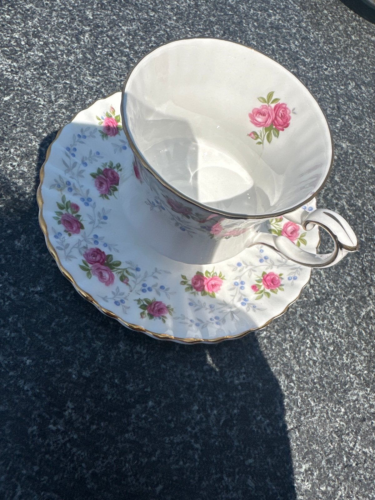 Gladstone Fine Bone China Kop en Schotel - Rozenpatroon, Antiek en Kunst, Ophalen of Verzenden