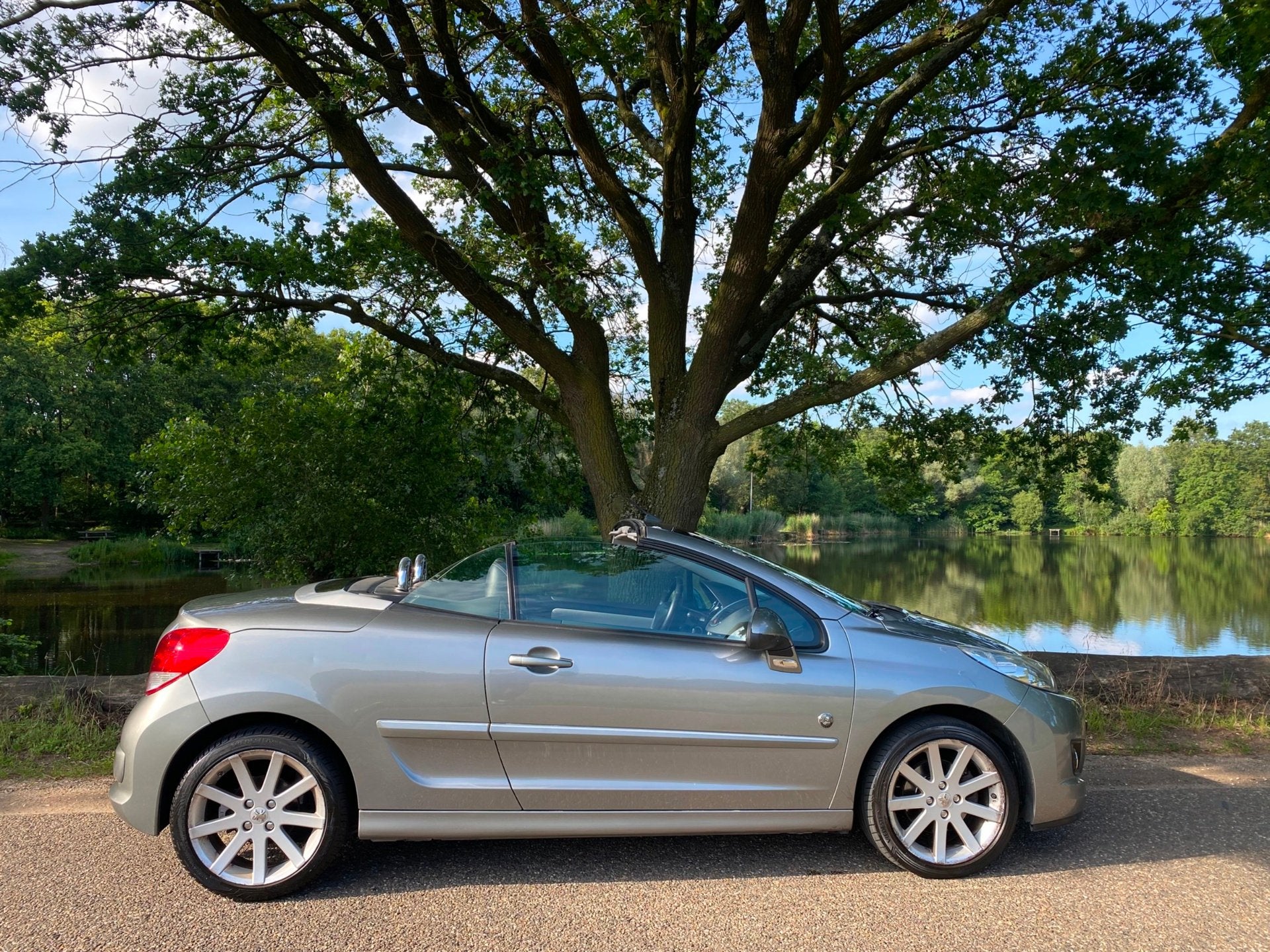 Peugeot 207 CC CABRIO 1.6 VTi Roland Garros, Voorwielaandrijving, Euro 5, 15 km/l, Gebruikt
