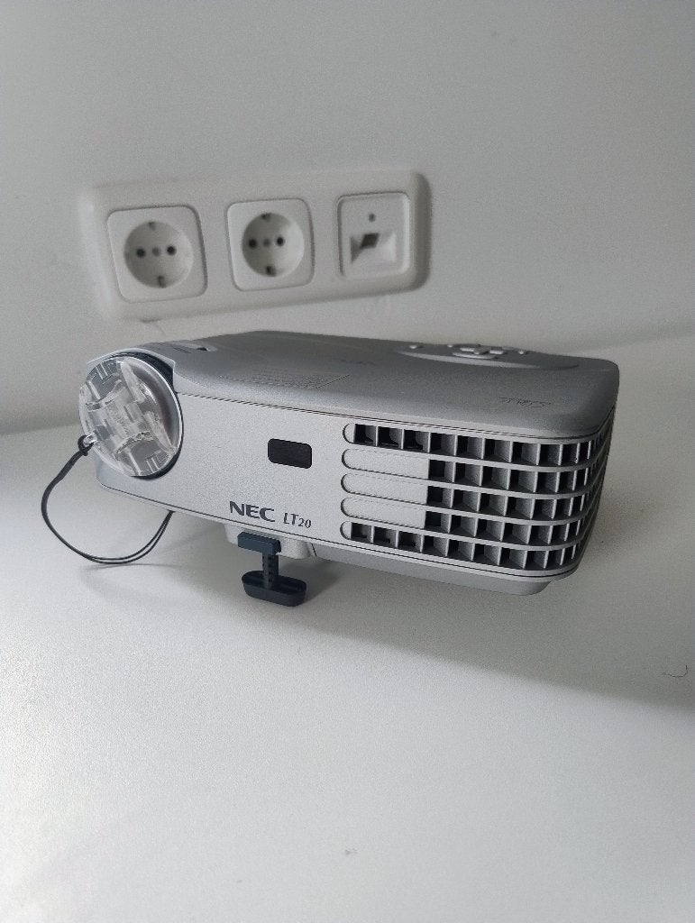 NEC LT20 projector + afstandsbediening + draagtas, Zo goed als nieuw, LCD, Overige resoluties, NEC