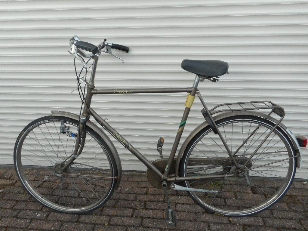 2 klassieke fietsen voor station etc, Ophalen, Gebruikt, Gazelle