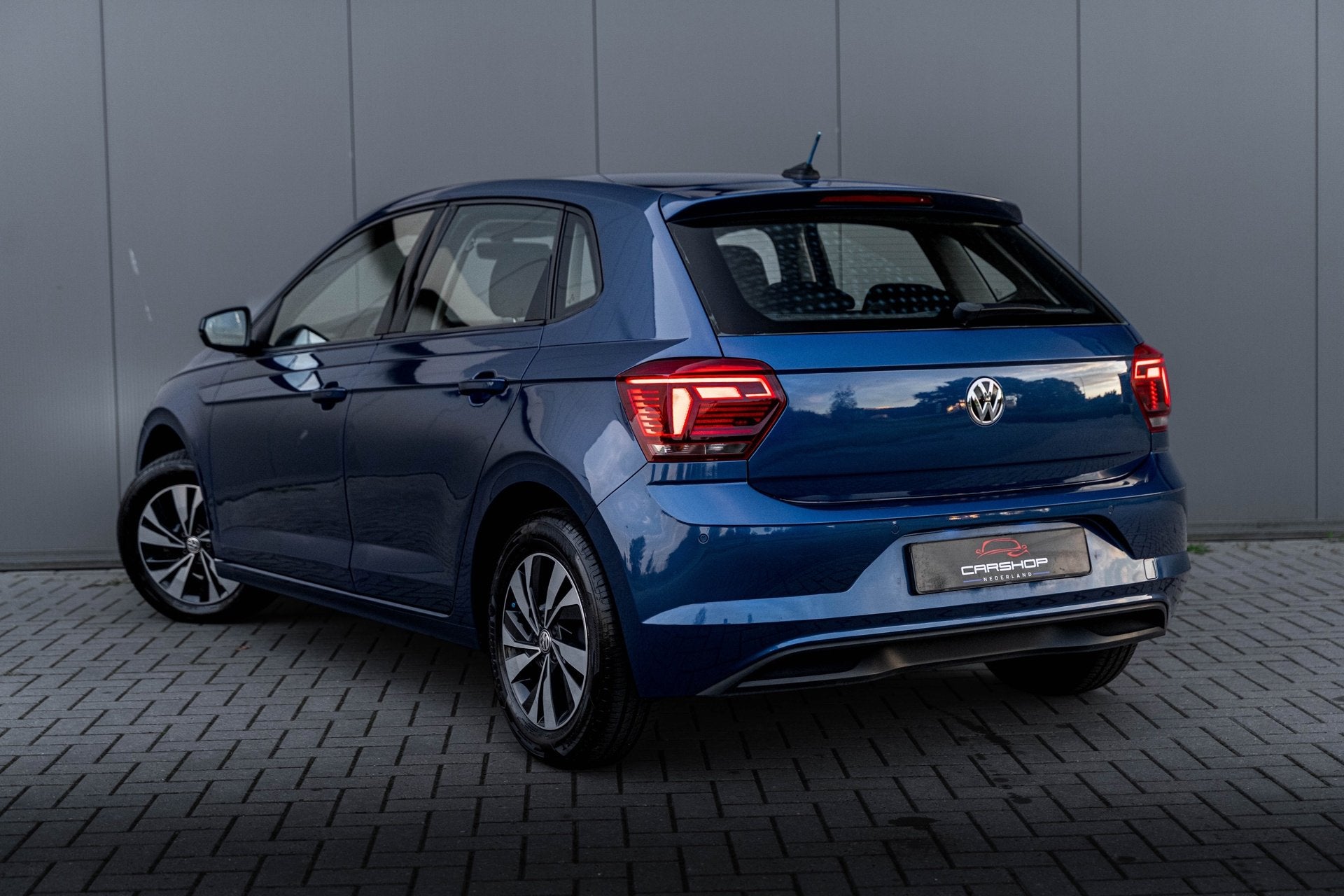 Volkswagen Polo 1.0 TSI Highline 95PK VIRTUAL/LED/KEYLES/ACC, Voorwielaandrijving, Gebruikt, Zwart, 95 pk
