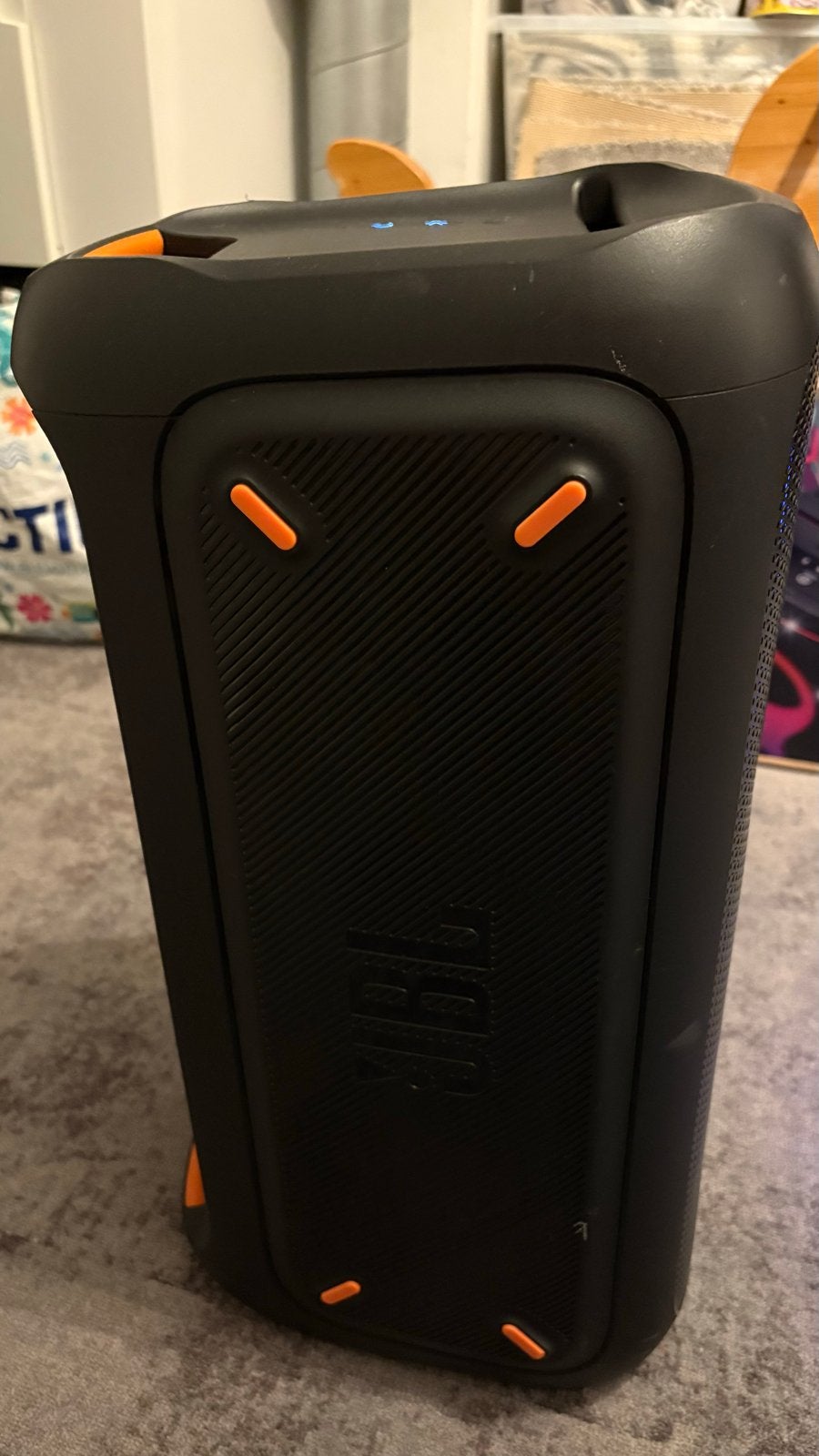 Foto 5 van JBL Partybox 100 met oplaadkabel - Krachtig geluid!