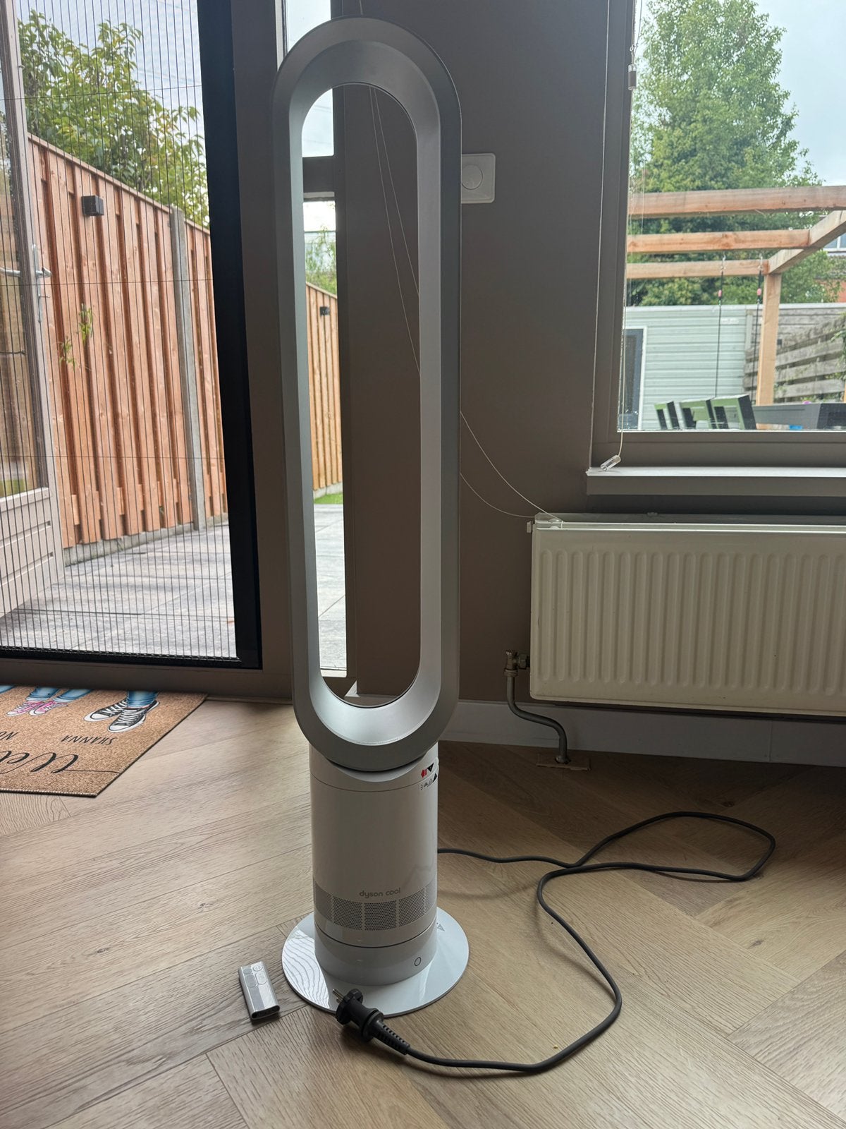 Dyson Cool AM07 Wit/Zilver – Zo goed als nieuw – Juni 2026, Witgoed en Apparatuur, Ophalen, Zo goed als nieuw, Torenventilator