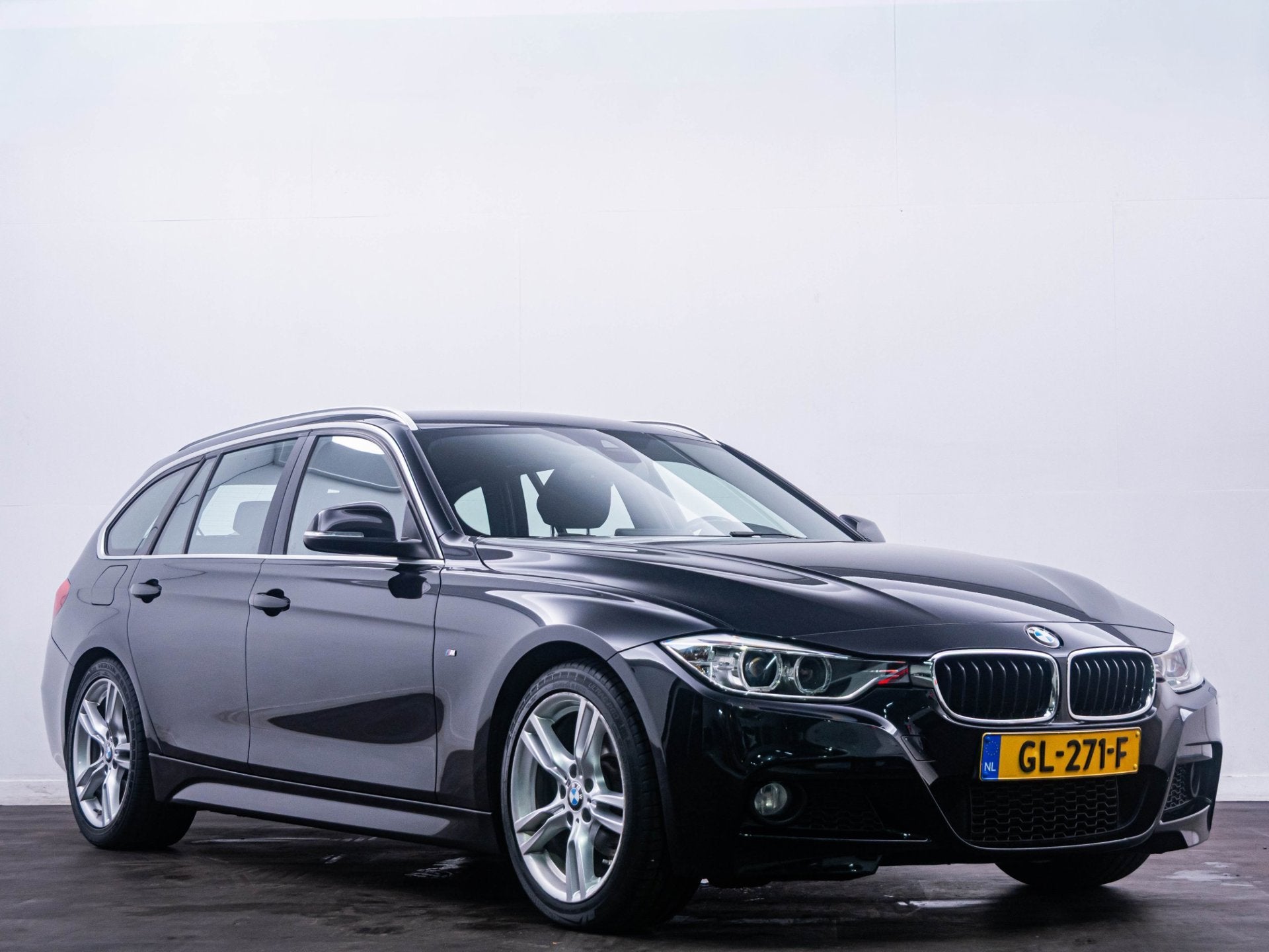 BMW 3-serie Touring 316i Executive M-Sport|Cruise|Clima|PDC!, Auto's, Gebruikt, 4 cilinders, Alcantara, Zwart