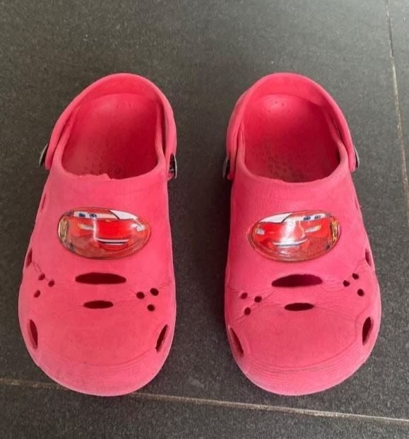Rode Cars Crocs maat 26/27, Ophalen of Verzenden, Gebruikt, Jongen of Meisje, Overige typen