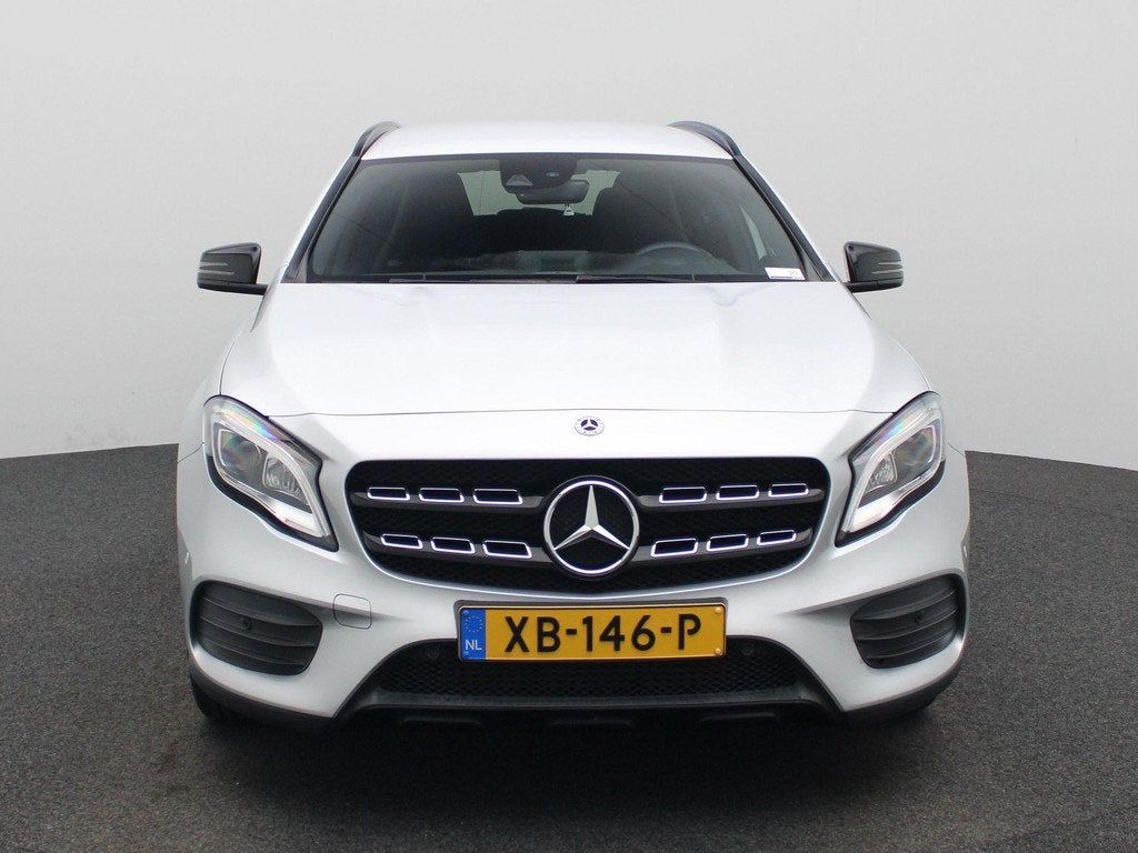 Mercedes-Benz GLA-klasse 180 Business Solution AMG | ACHTERU, Auto's, Mercedes-Benz, 12 maanden, Gebruikt, 4 cilinders, Leder en Stof