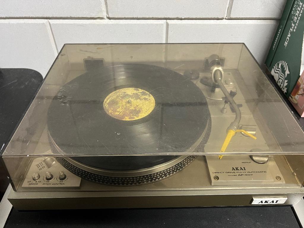 Akai AP-207 platenspeler met Toner Banana naald, Gebruikt, Automatisch, Ophalen of Verzenden, Platenspeler