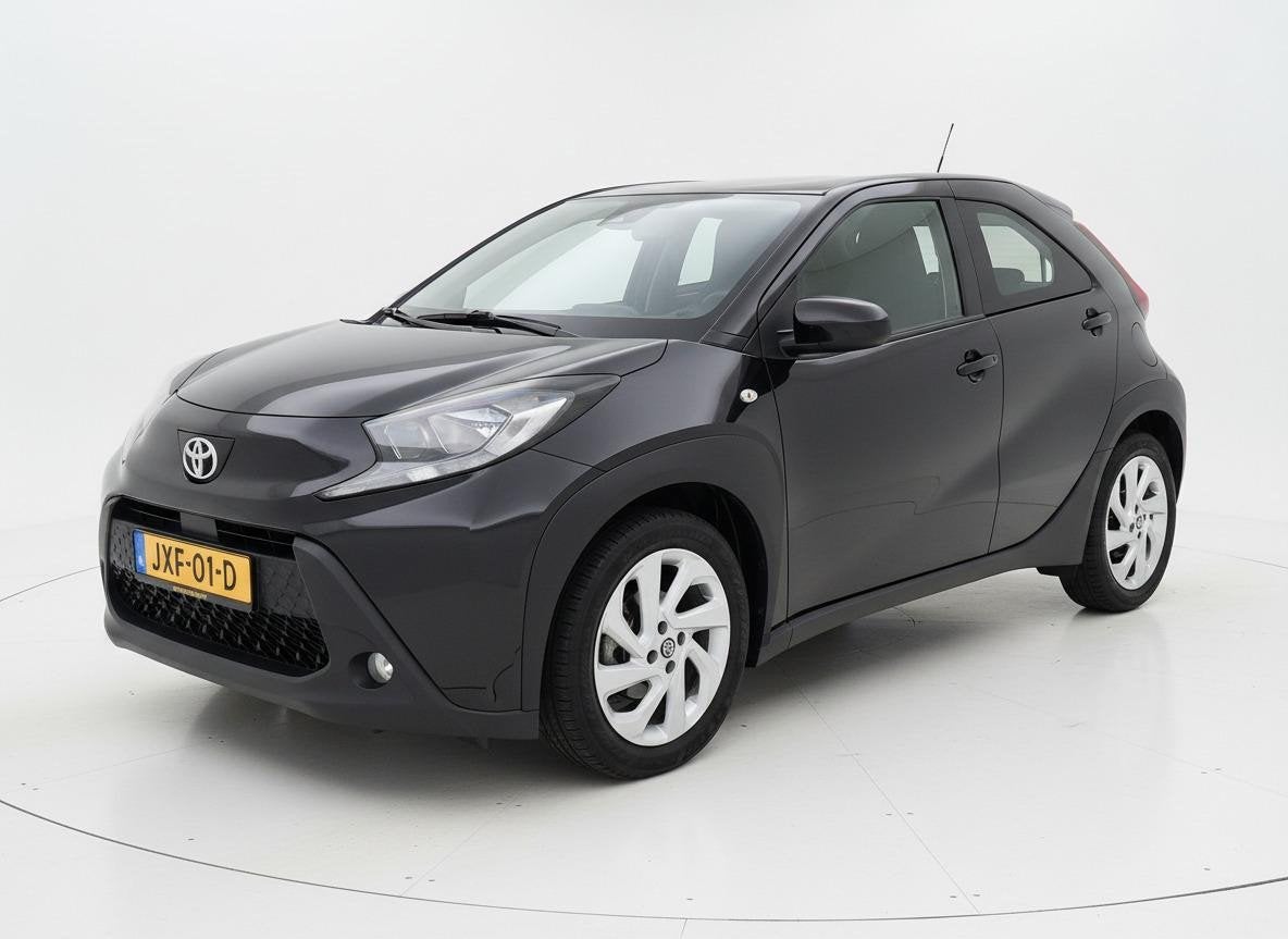 Toyota Aygo X 1.0 VVT-i Play ADAPTIVE CRUISE LMV CAMERA, Stof, Gebruikt, 920 kg, 4 stoelen