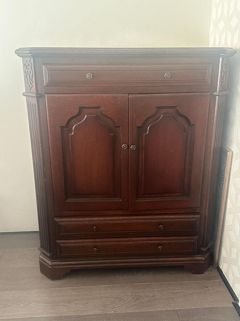 Klassieke mahonie kast met lades en deuren, Ophalen, Gebruikt, 100 tot 150 cm, Met lade(s)